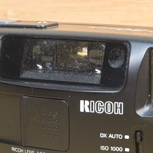 Vintage Ricoh AF-30 Date AF Point and Shot 35mm Film Camera - Picture 1 of 9